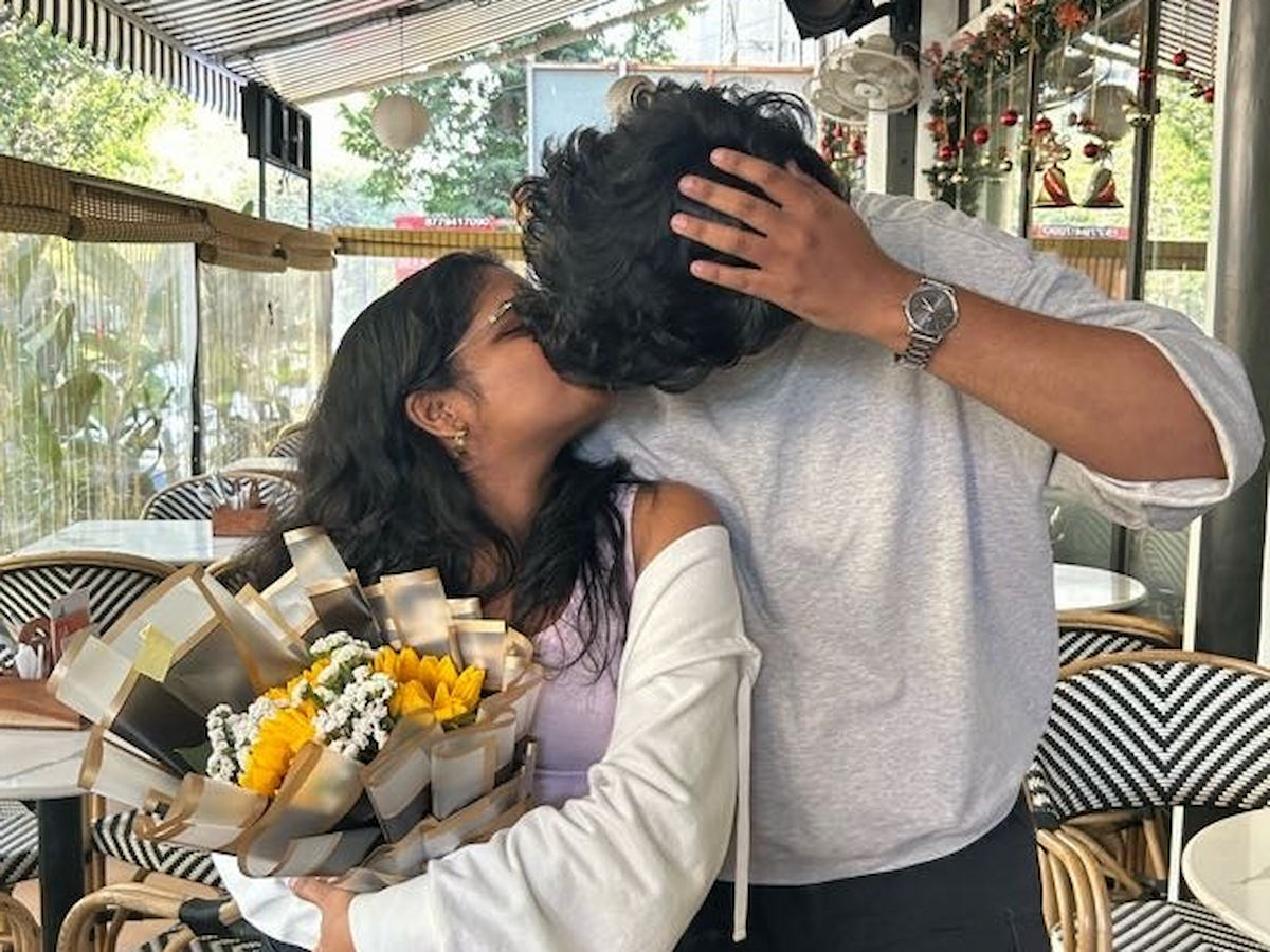 i made youuu a sunflower wala bouquet